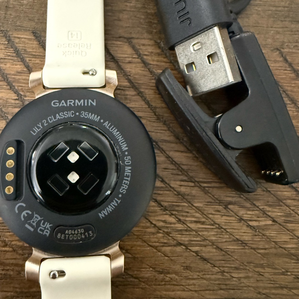 Garmin Lily 2 Classic Smartwatch Cream Gold with Coconut Silicone Band - Picture 5 of 6